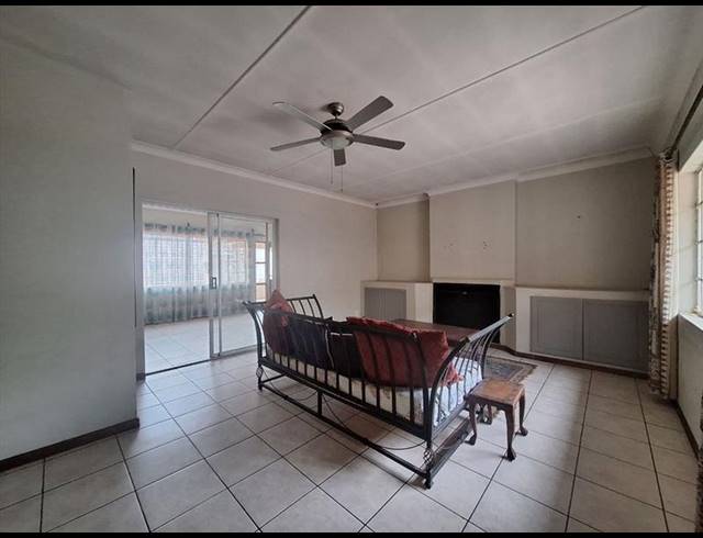 5 BEDROOM HOUSE FOR SALE IN FARRAR PARK